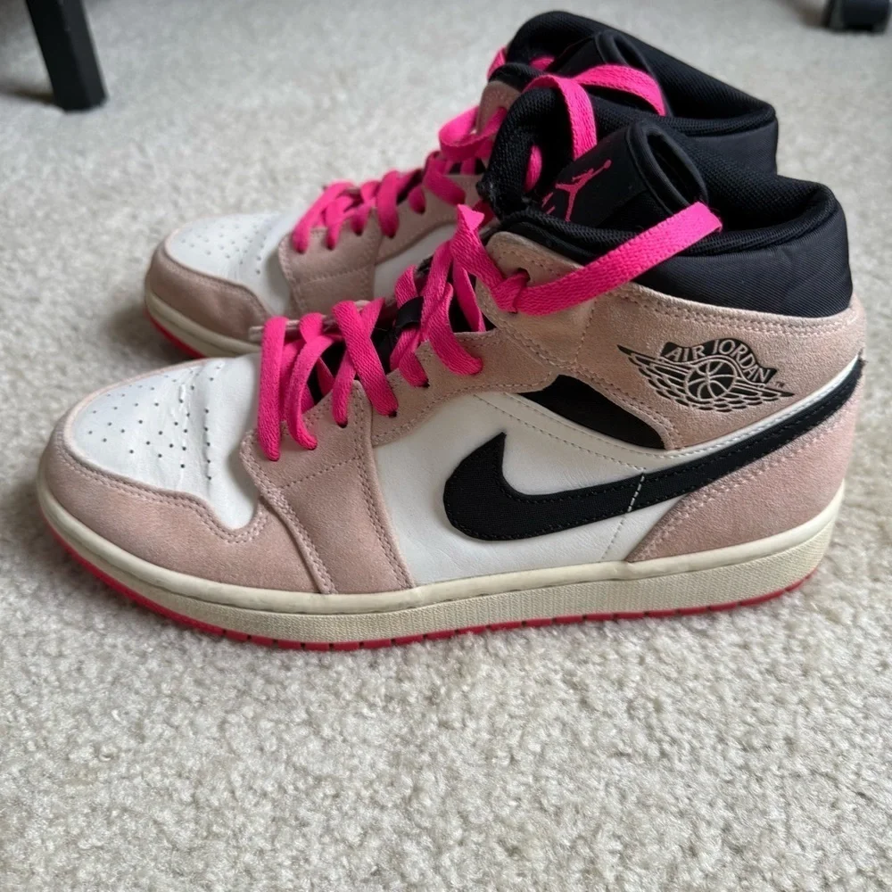 Air Jordan 1 Mid SE crimson tint hyper pink-black unisex lace-up Size Men’s 9